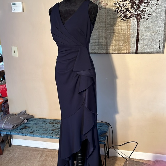 Betsy and Adam size 6 Navy Maxi Formal Dress - Picture 3 of 9